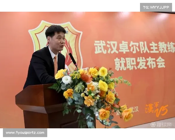 杜海勒宣布新任主帅正式上任 前巴萨助教接管球队帅印 杜海勒宣布新任主帅正式上任 前巴萨助教接管球队帅印